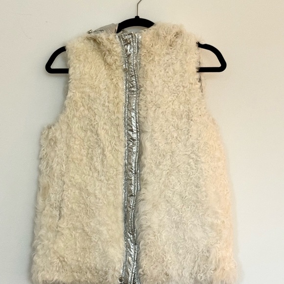 Vest - Picture 3 of 6